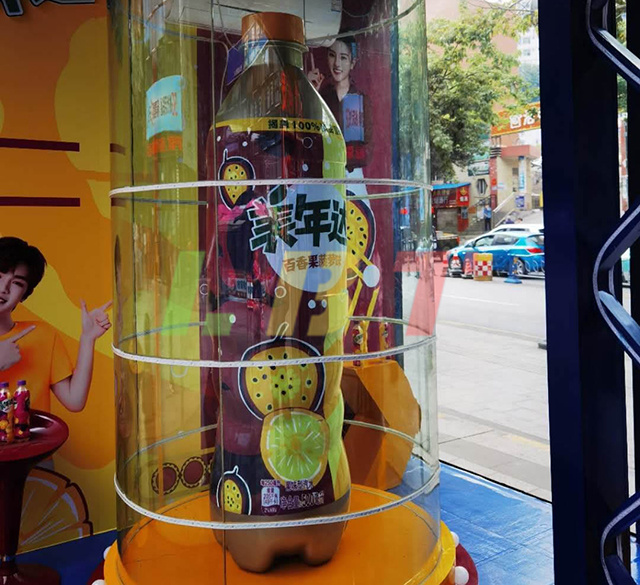 大型玻璃鋼美年達飲料瓶雕塑